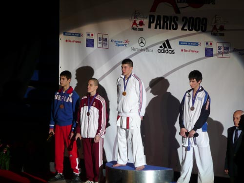 Fantasztikus magyar sikerek a párizsi kadett és junior WKF Karate EB-n! 