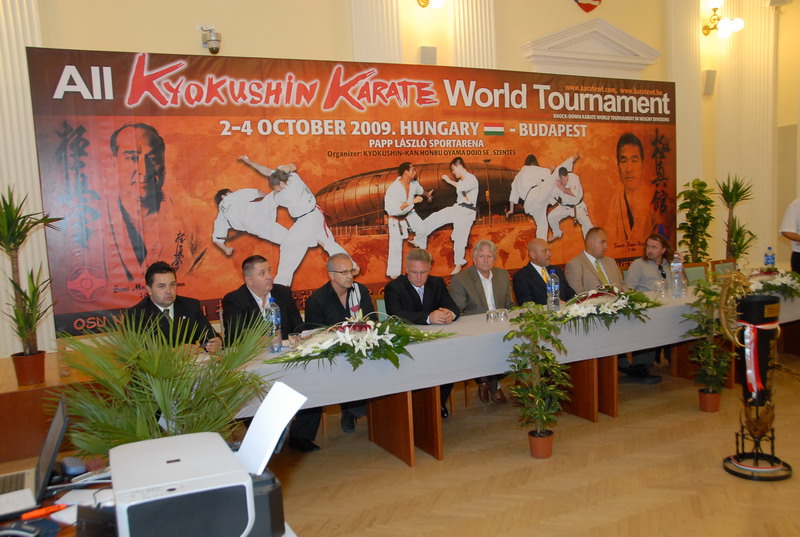 dsc_7633_141_2009083195400_428.jpg