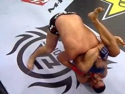 Werdum beszorította Fedort Werdum beszorította Fedort