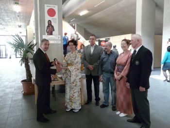 Dr. Mészáros János az MKSZ elnöke Maiko babával...