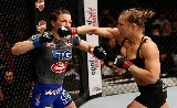 Herb Dean a kritikák kereszttűzében