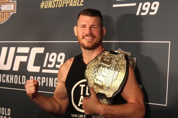 Bisping hivatalosan is visszavonul!