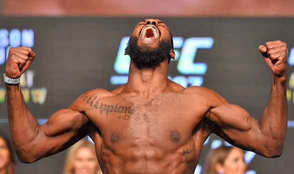 Jon Jones Lesnar-ral küzdene Cormier helyett